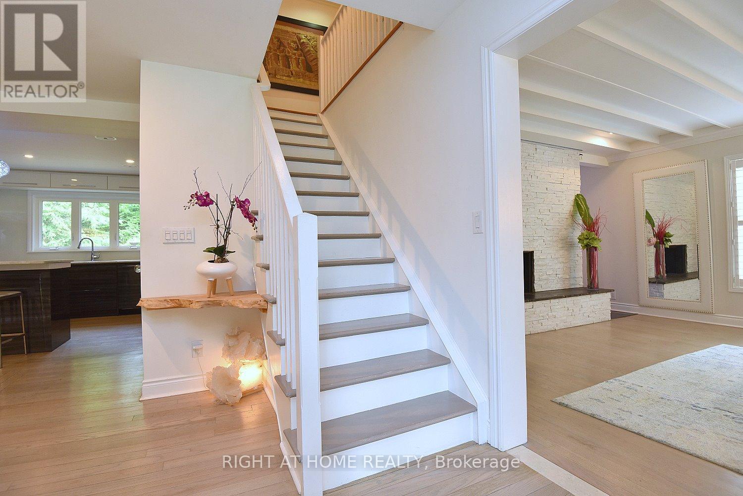 4299 Lakeshore Road, Burlington, ON - Indoor Photo Showing Other Room