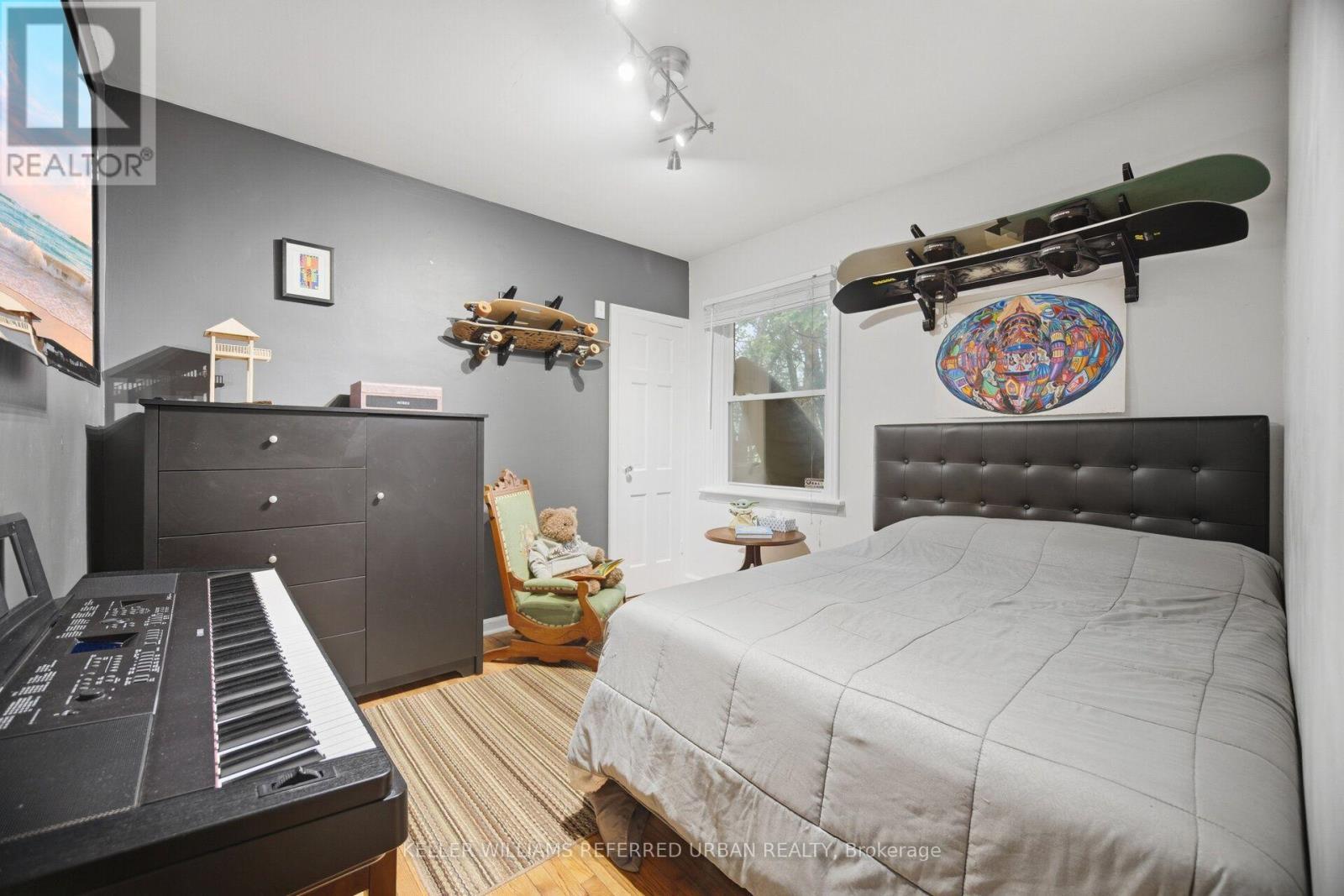 124 Kipling Road, Hamilton, ON - Indoor Photo Showing Bedroom