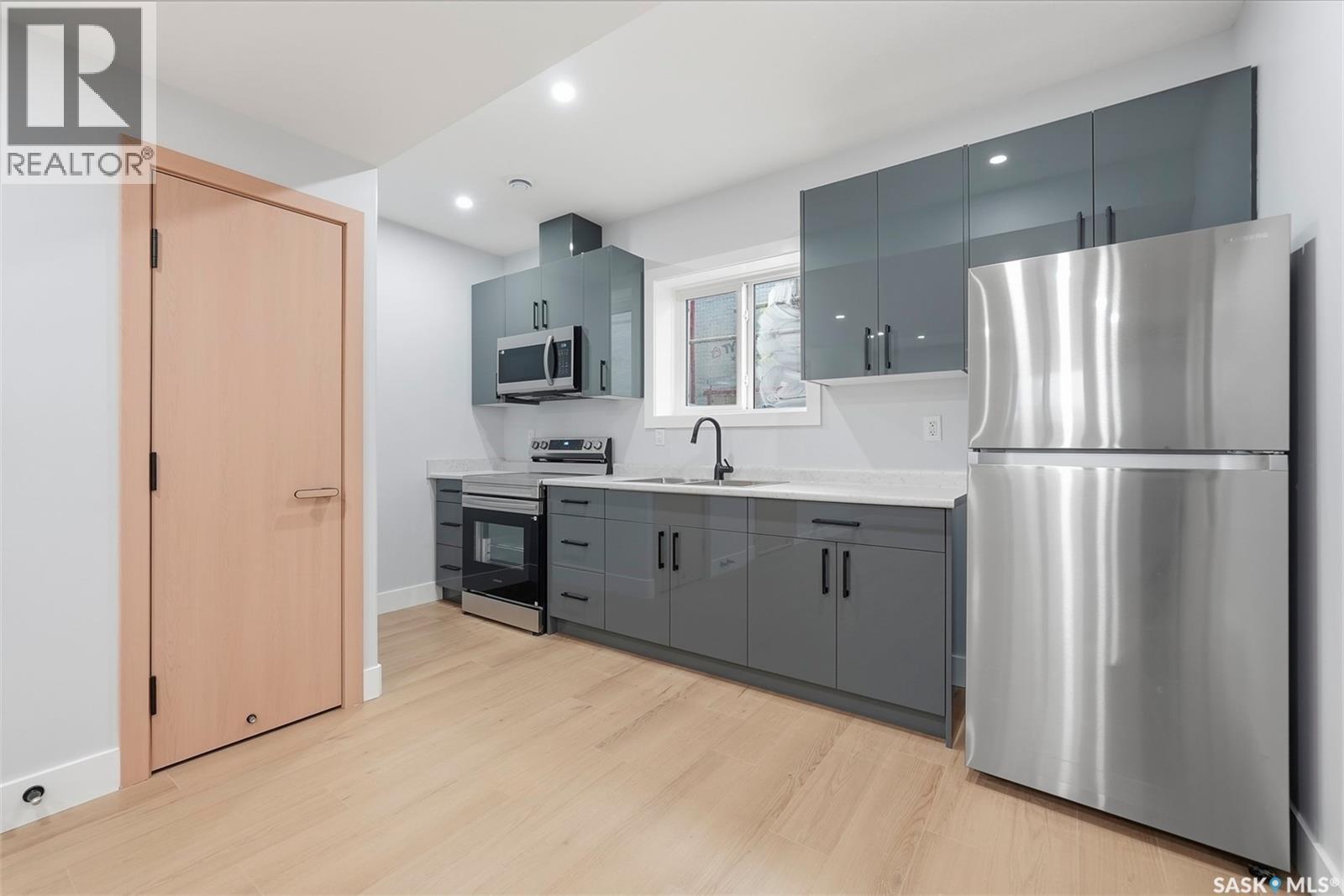 150 Sharma Lane, Saskatoon, SK - Indoor Photo Showing Kitchen