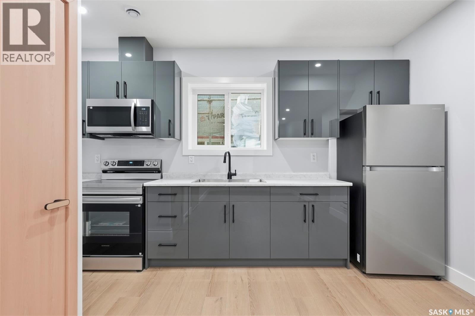 150 Sharma Lane, Saskatoon, SK - Indoor Photo Showing Kitchen