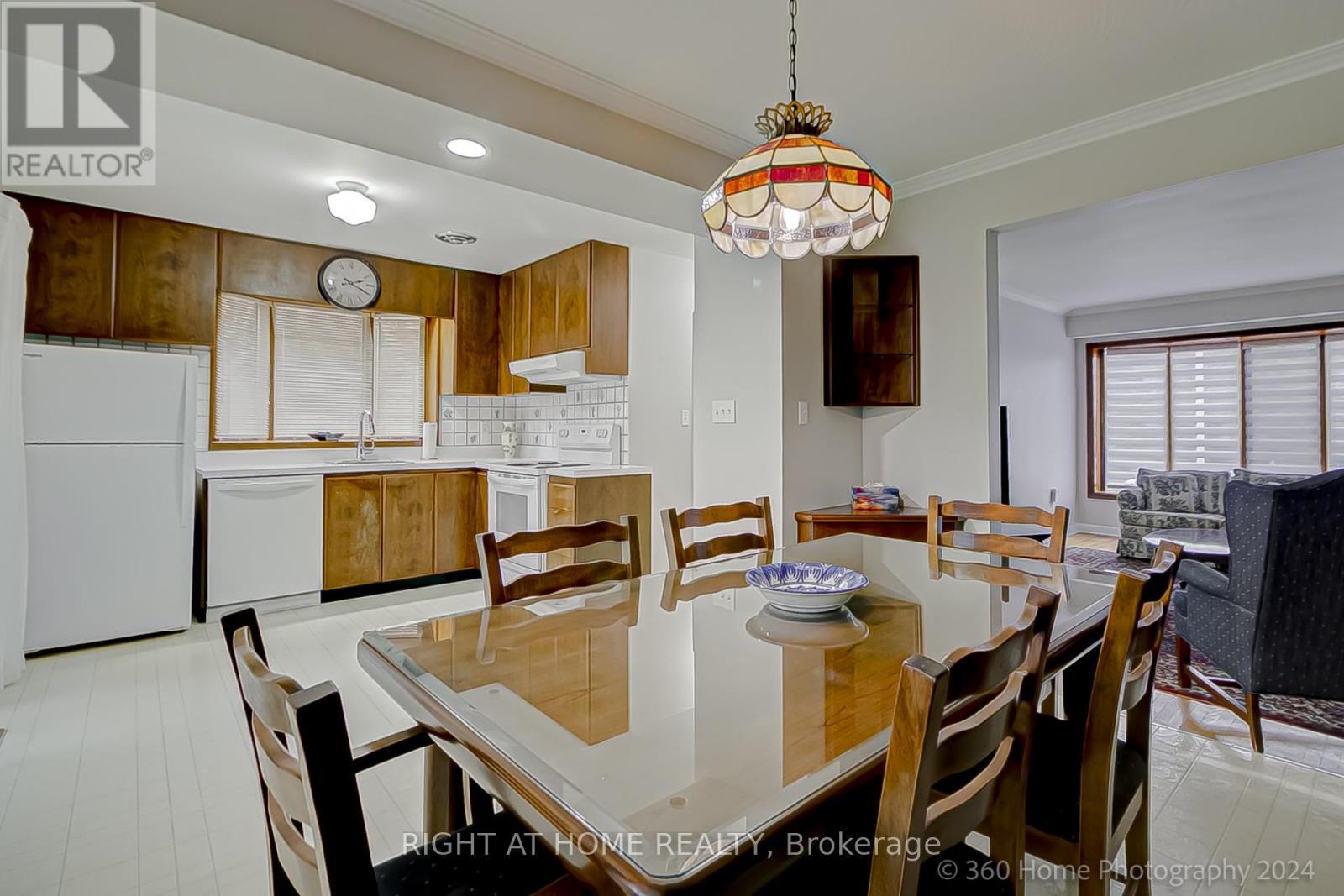 19 Martini Drive, Toronto, ON - Indoor Photo Showing Dining Room