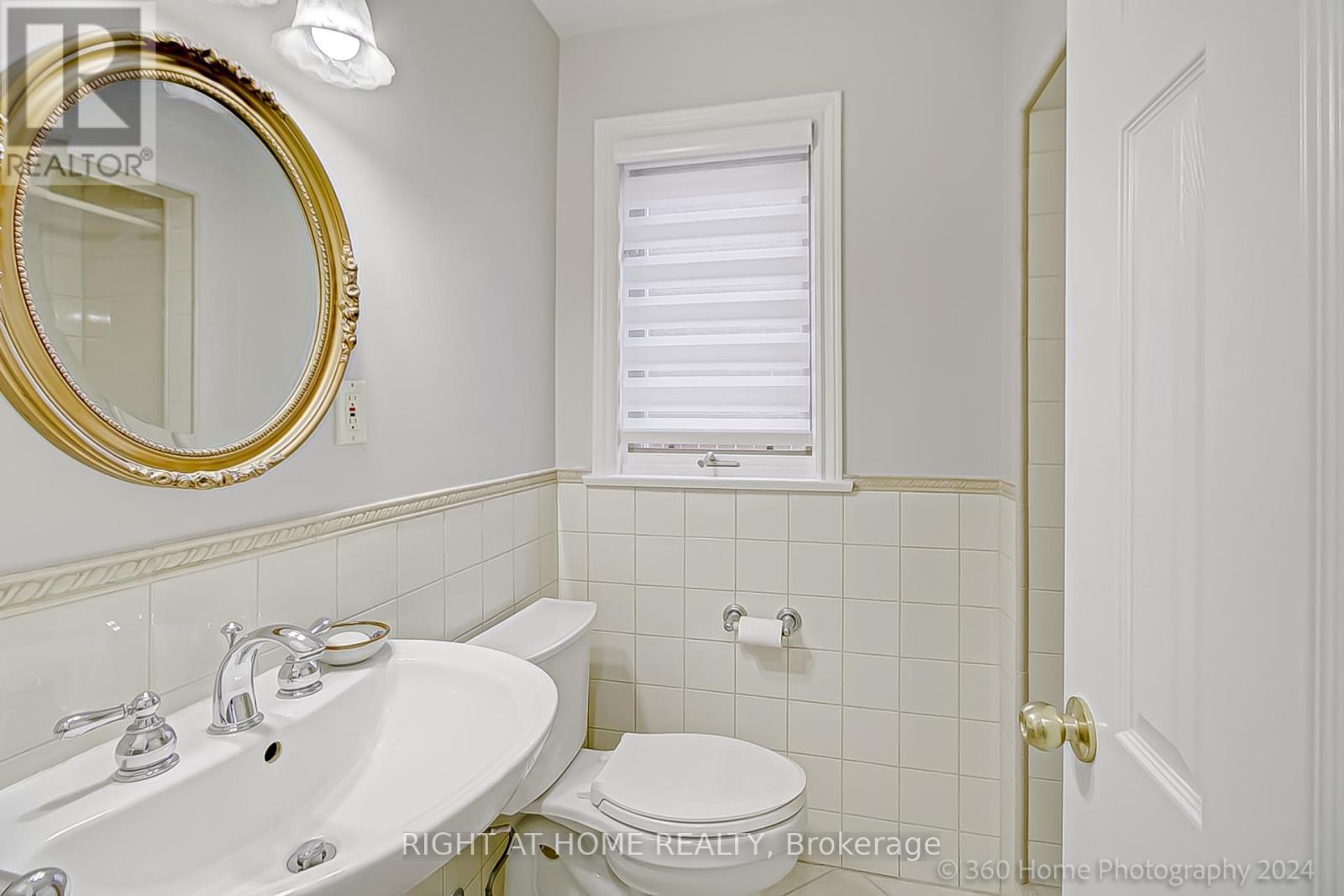 19 Martini Drive, Toronto, ON - Indoor Photo Showing Bathroom