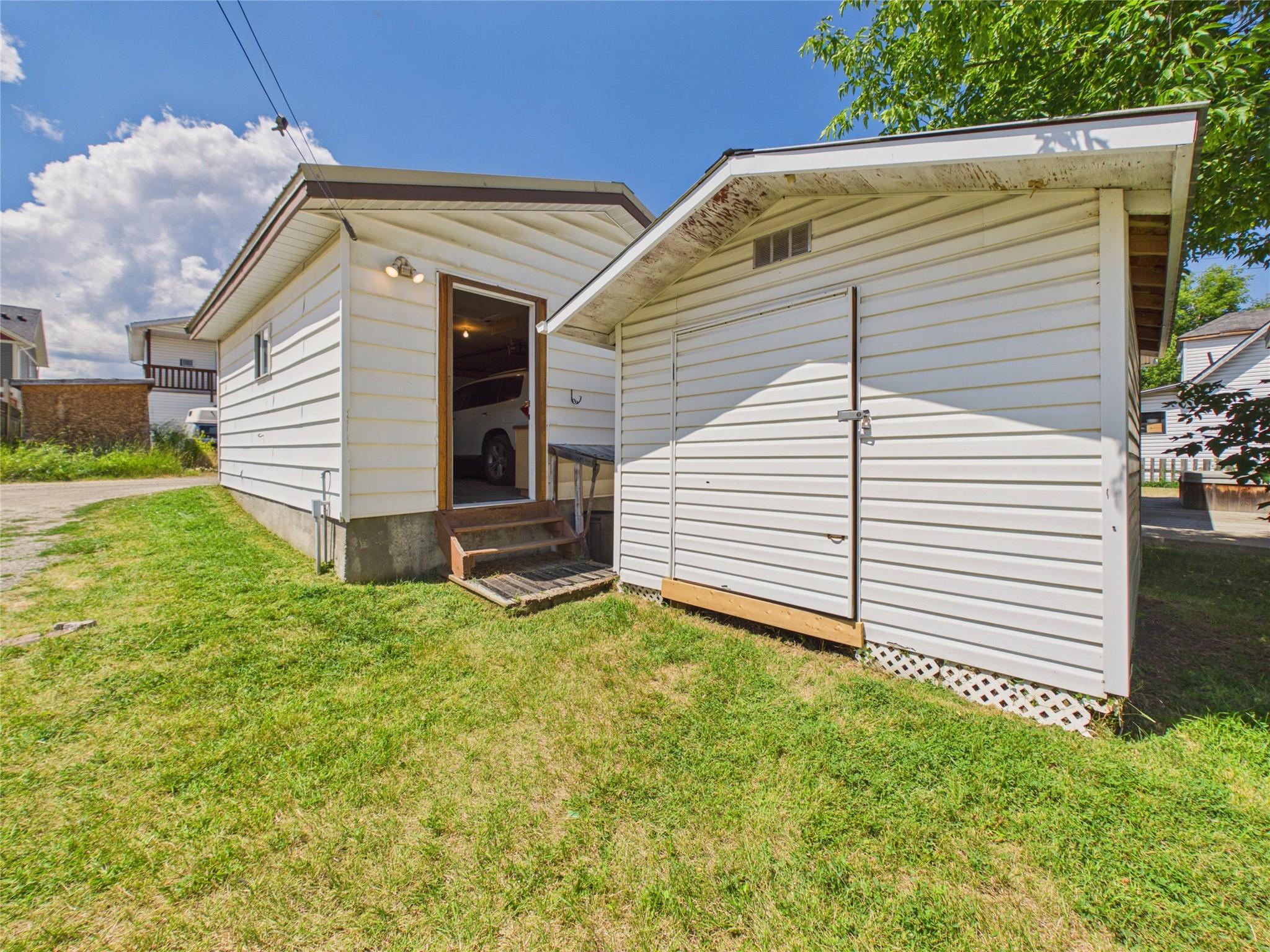 217 6Th Avenue, Cranbrook, BC - Outdoor With Exterior