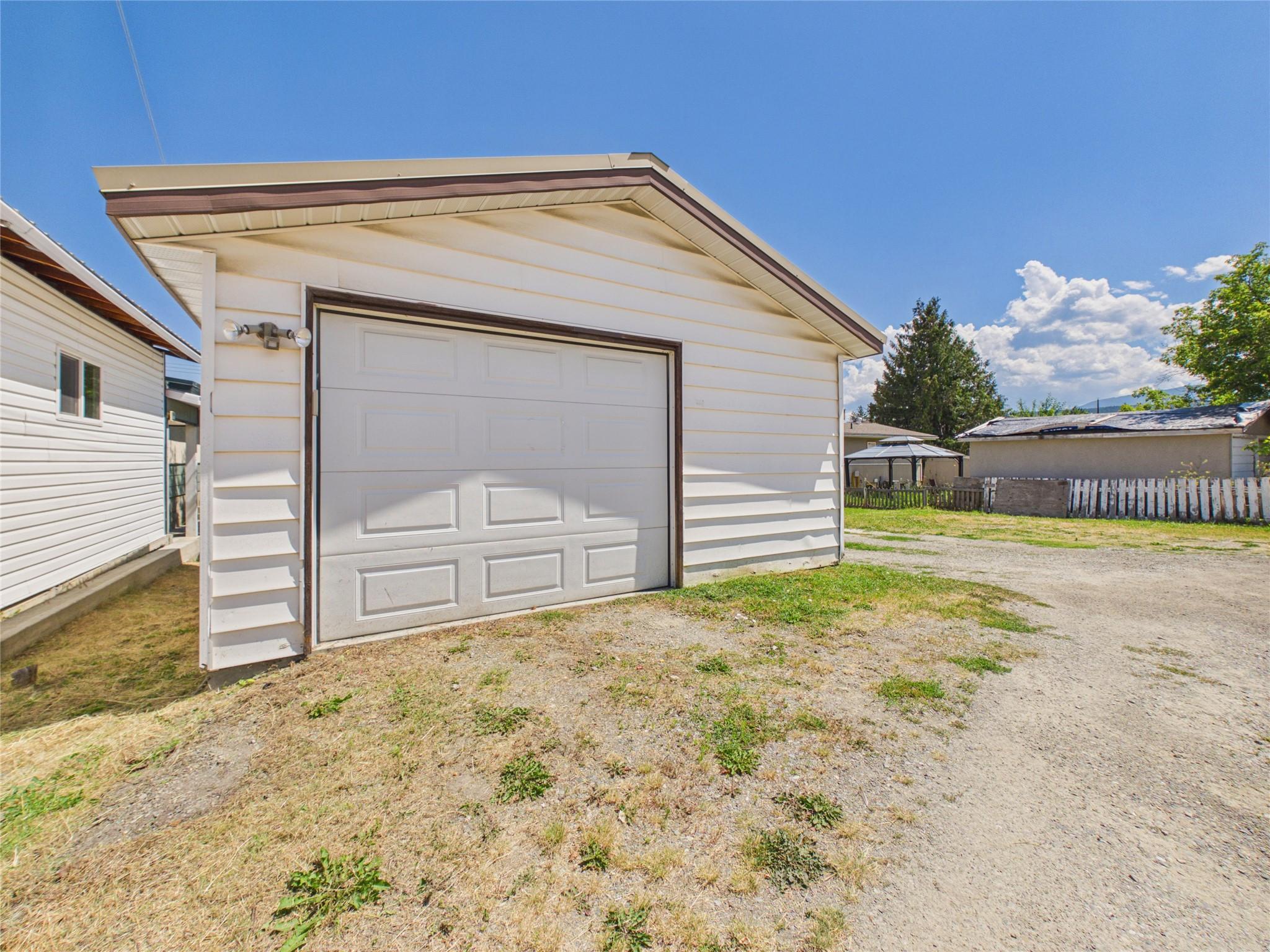 217 6Th Avenue, Cranbrook, BC - Outdoor With Exterior