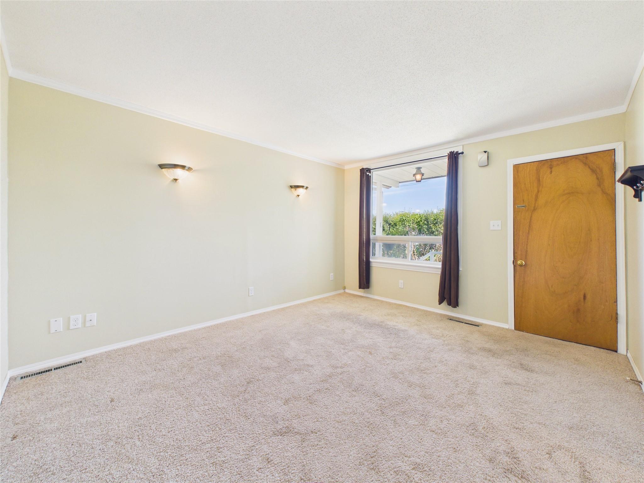 217 6Th Avenue, Cranbrook, BC - Indoor Photo Showing Other Room