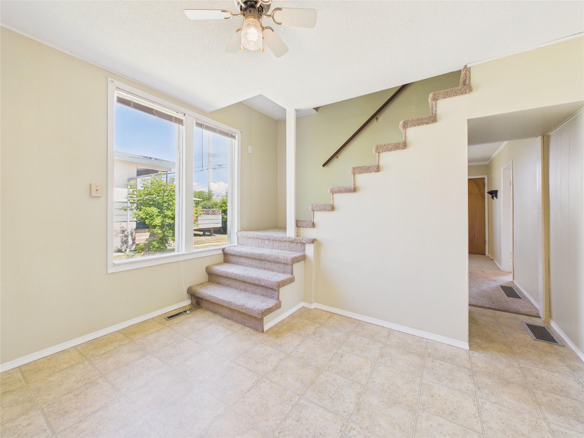 217 6Th Avenue, Cranbrook, BC - Indoor Photo Showing Other Room