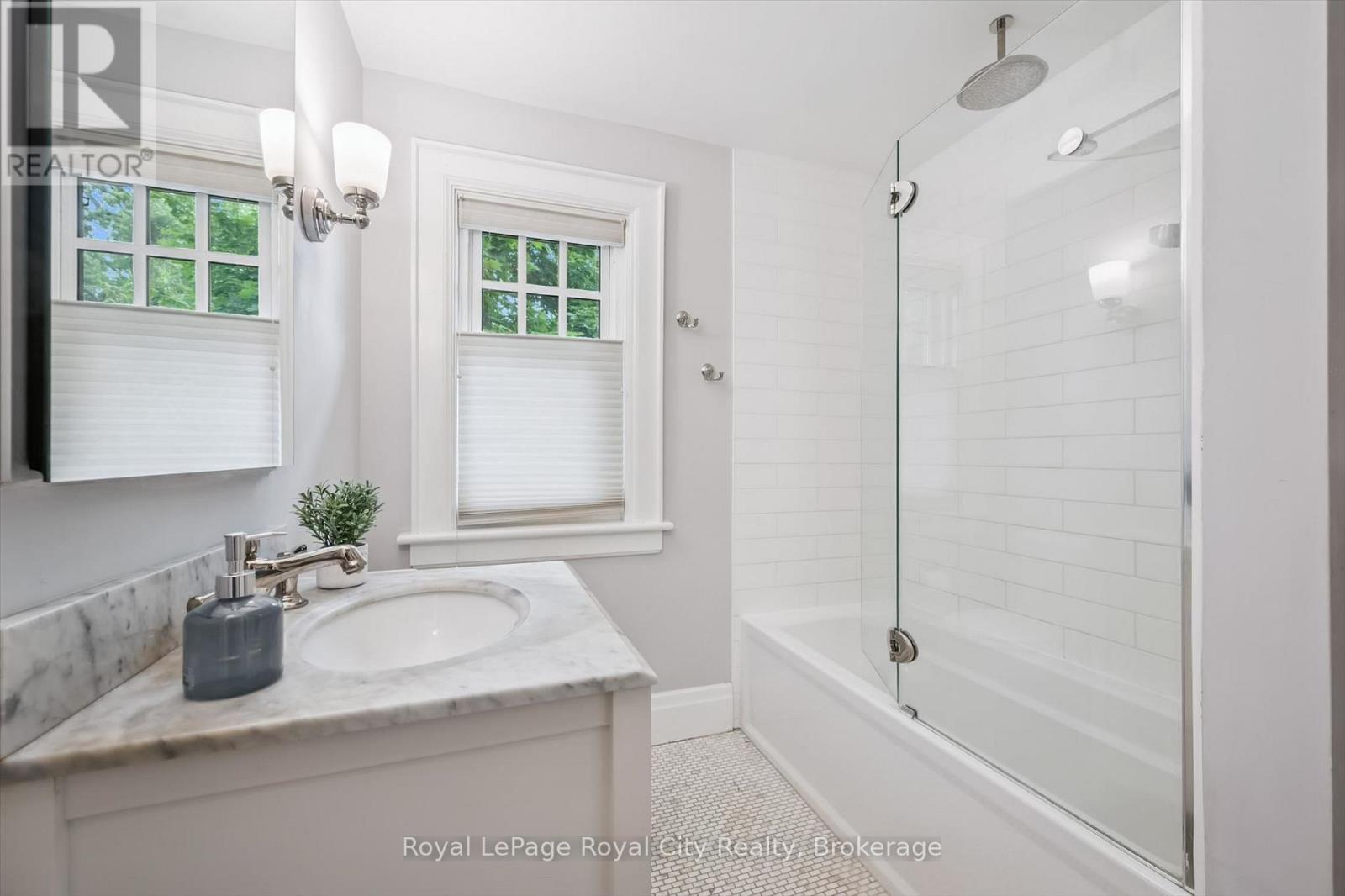 83 Durham Street, Guelph (Downtown), ON - Indoor Photo Showing Bathroom