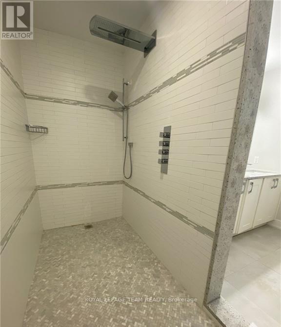 287 Kirchoffer Avenue, Ottawa, ON - Indoor Photo Showing Garage