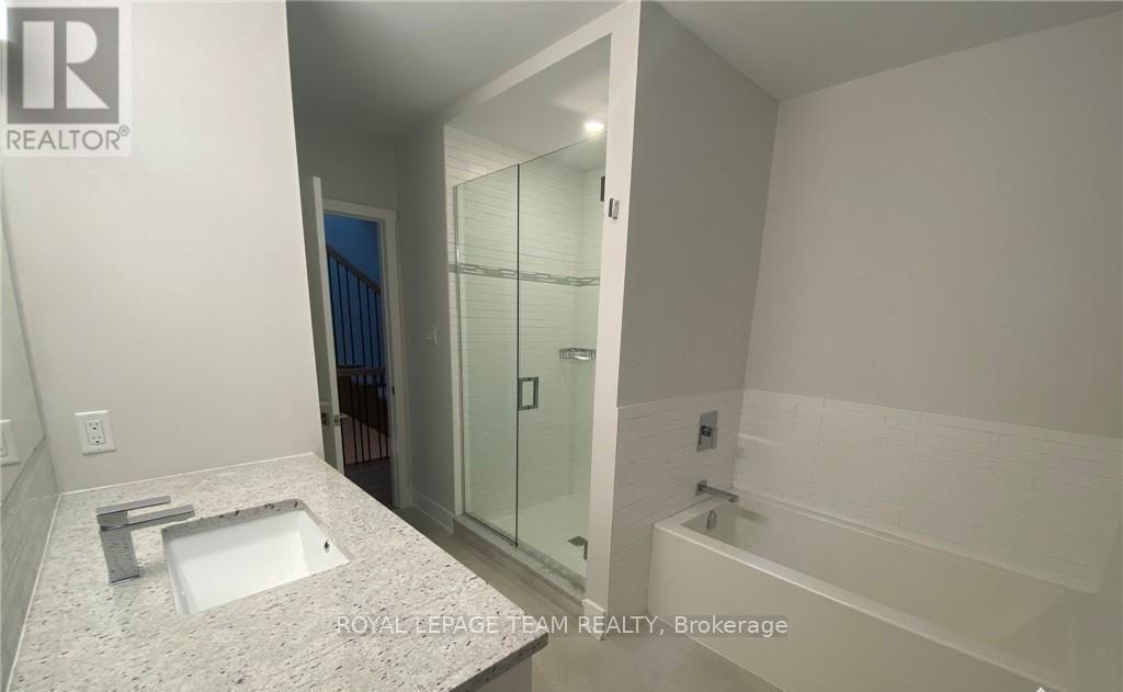 287 Kirchoffer Avenue, Ottawa, ON - Indoor Photo Showing Bathroom