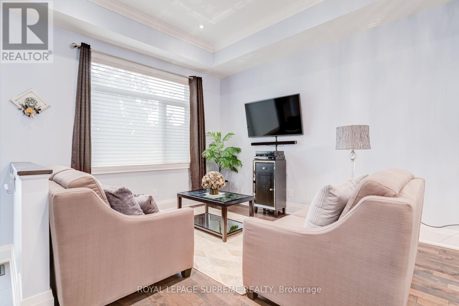46B Strathnairn Avenue, Toronto, ON - Indoor
