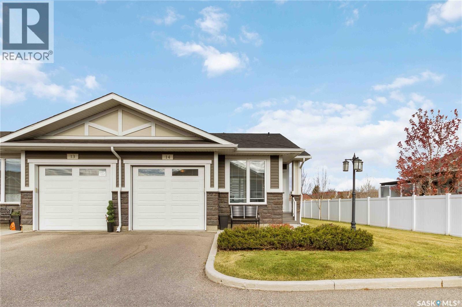 14 3214 11Th Street, Saskatoon, SK - Outdoor With Facade