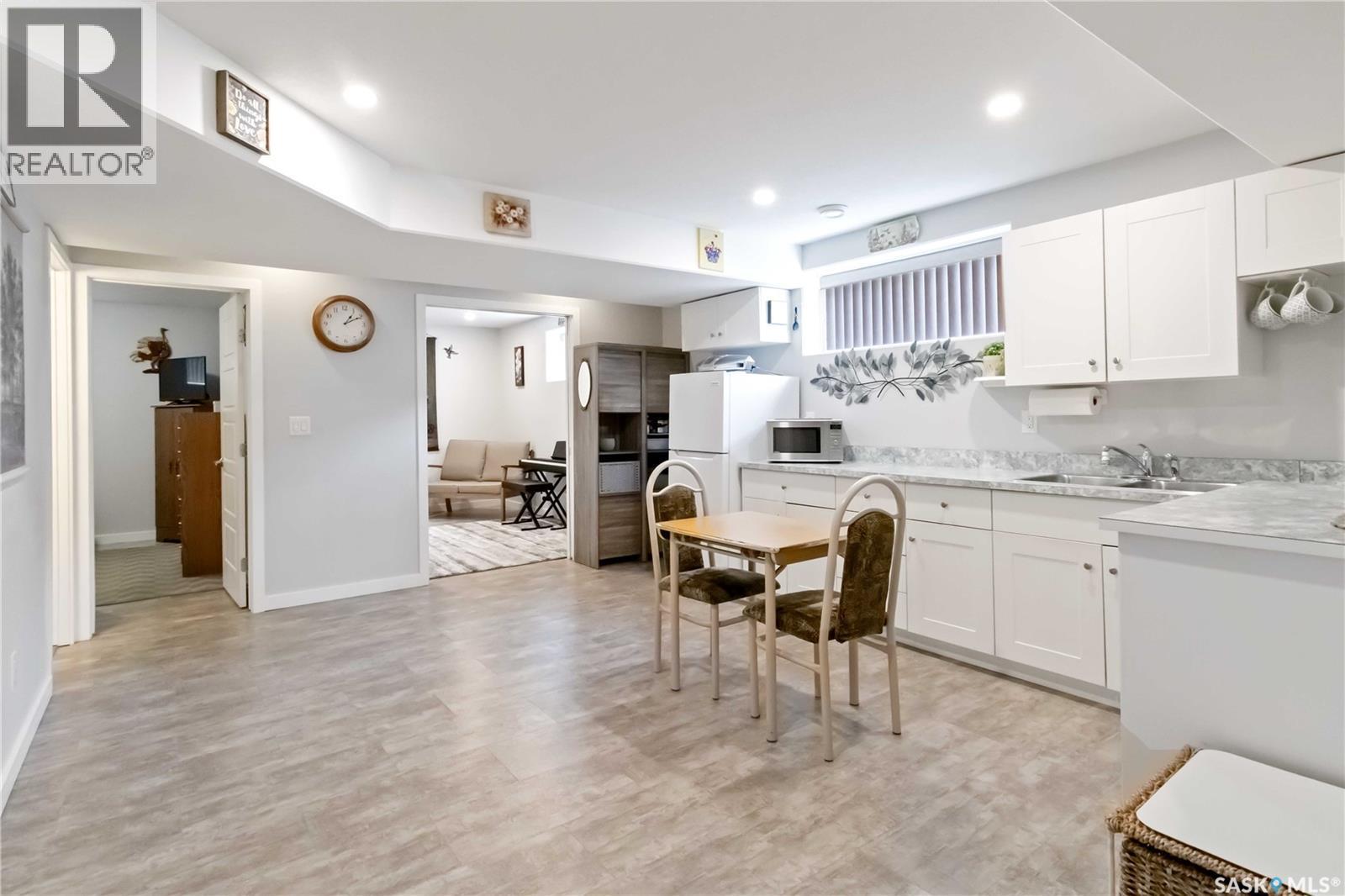 14 3214 11Th Street, Saskatoon, SK - Indoor