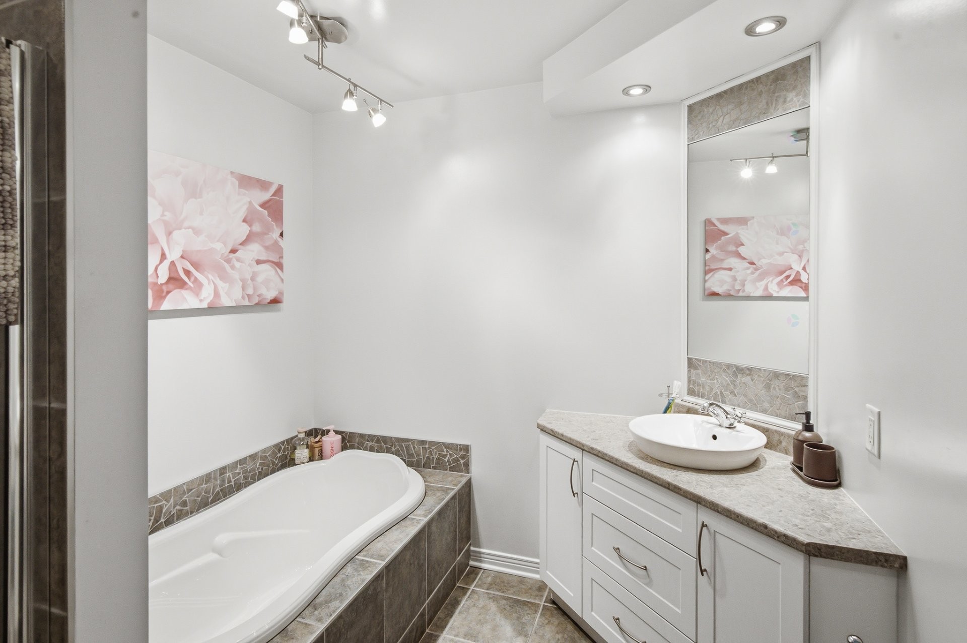 Salle de bains - 10 Rue De La Cime, Gatineau (Hull), QC - Indoor Photo Showing Bathroom