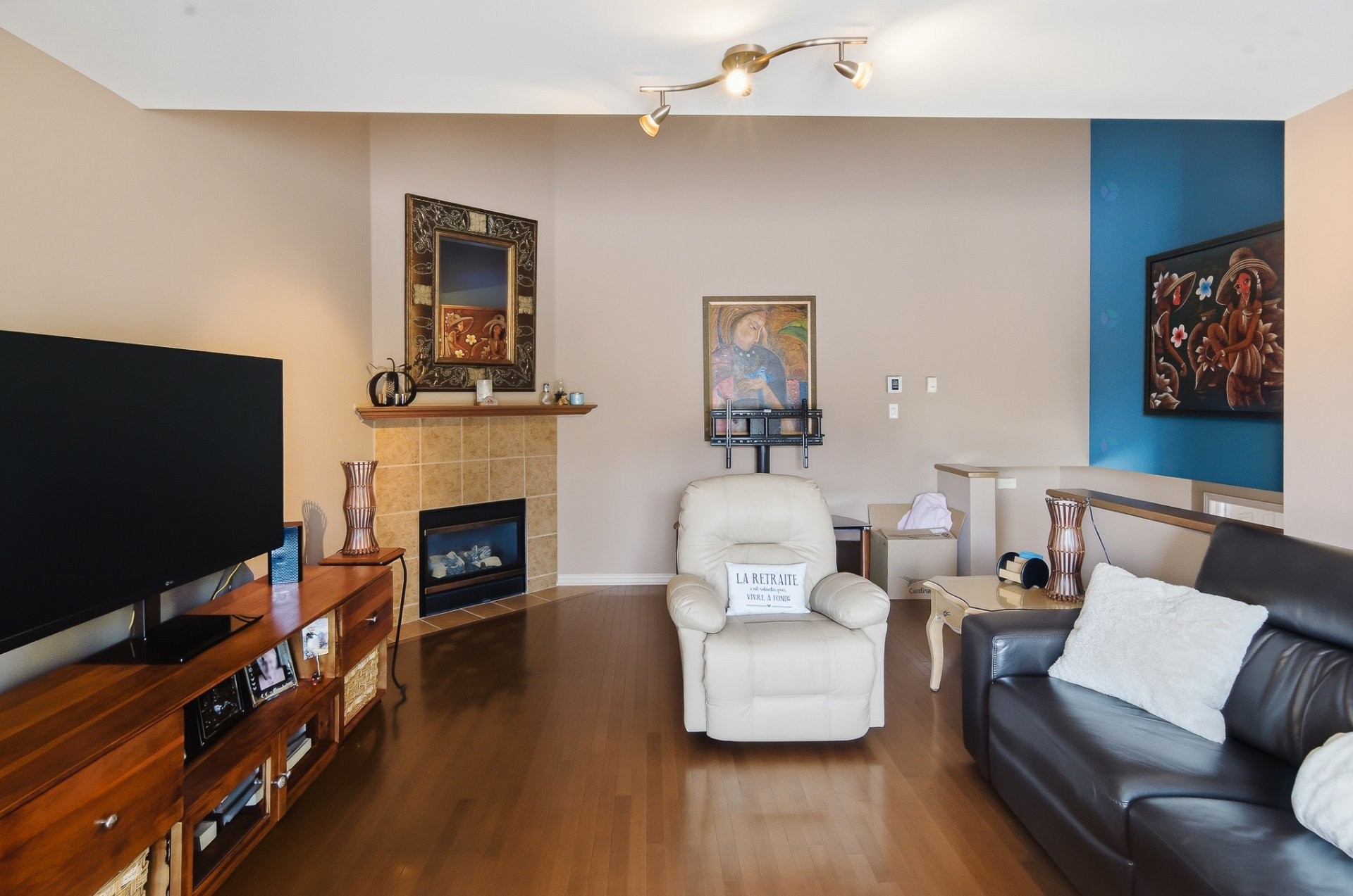 Salon - 10 Rue De La Cime, Gatineau (Hull), QC - Indoor Photo Showing Living Room With Fireplace