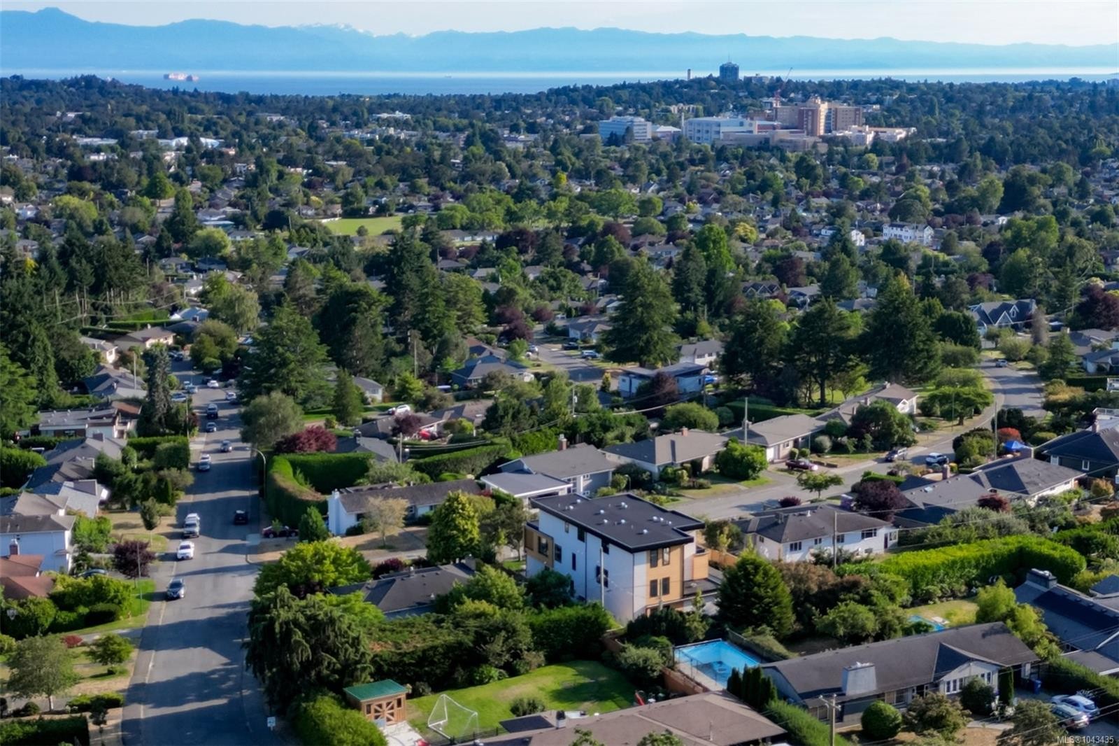 #2-3080 Oakdowne Rd, Oak Bay, BC