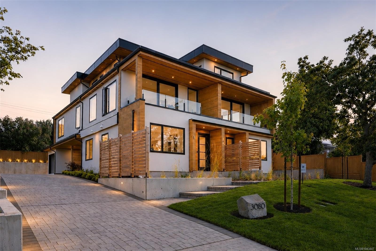 #1-3080 Oakdowne Rd, Oak Bay, BC