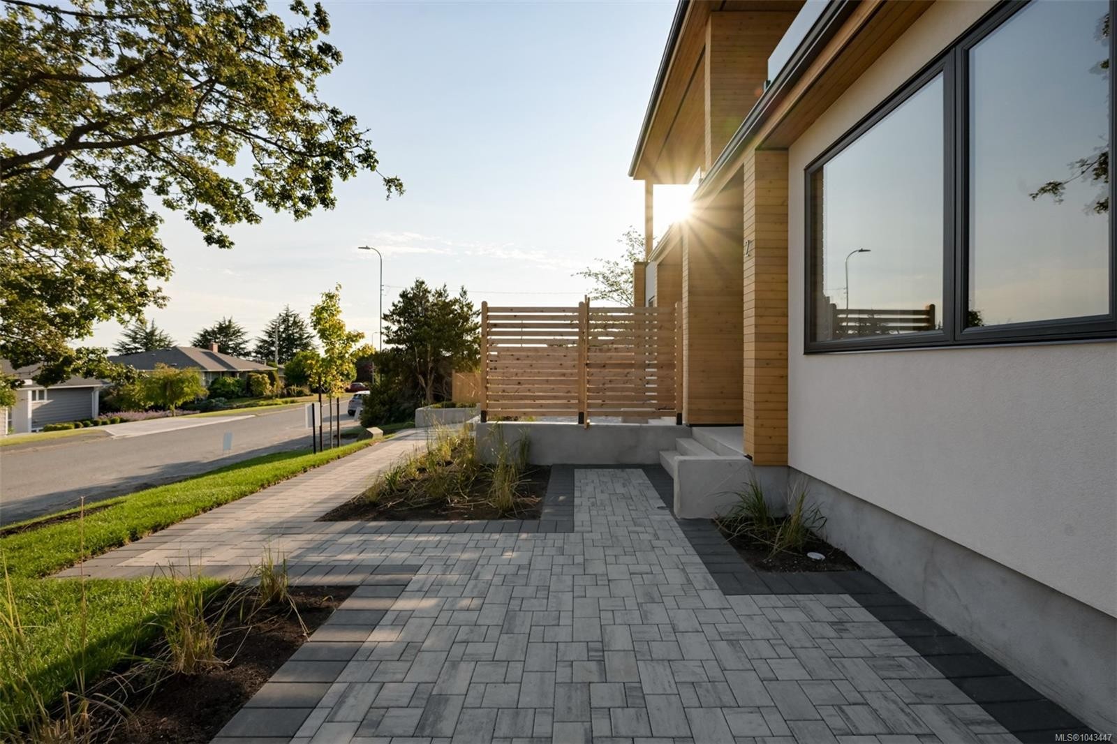 #1-3080 Oakdowne Rd, Oak Bay, BC