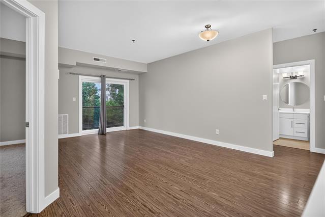 303-25 Van Hull Way, Winnipeg, MB - Indoor Photo Showing Other Room