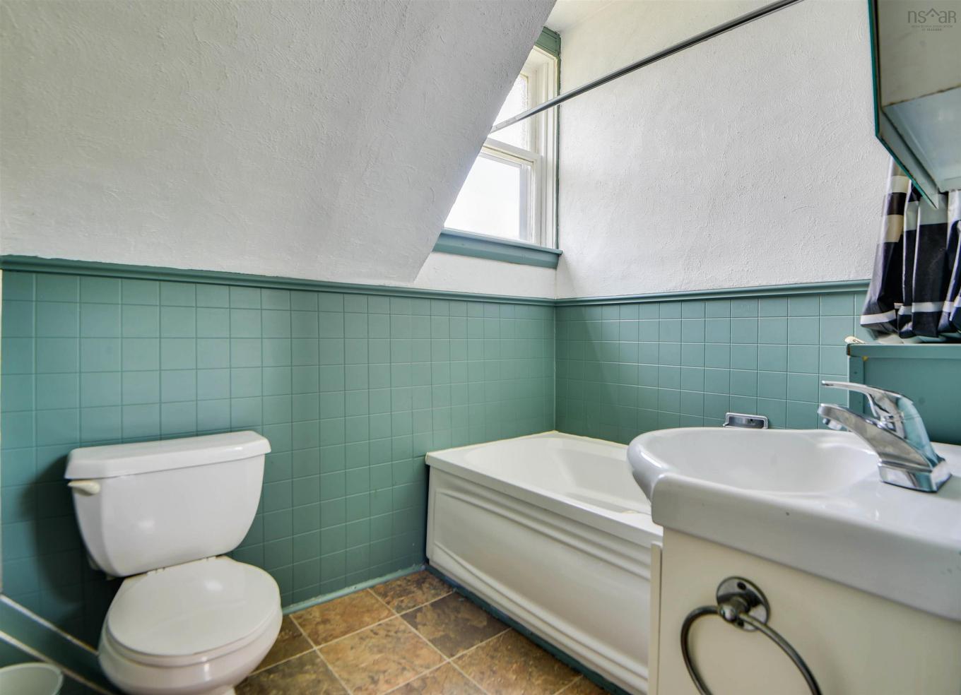 476 Trenton Road, New Glasgow, NS - Indoor Photo Showing Bathroom