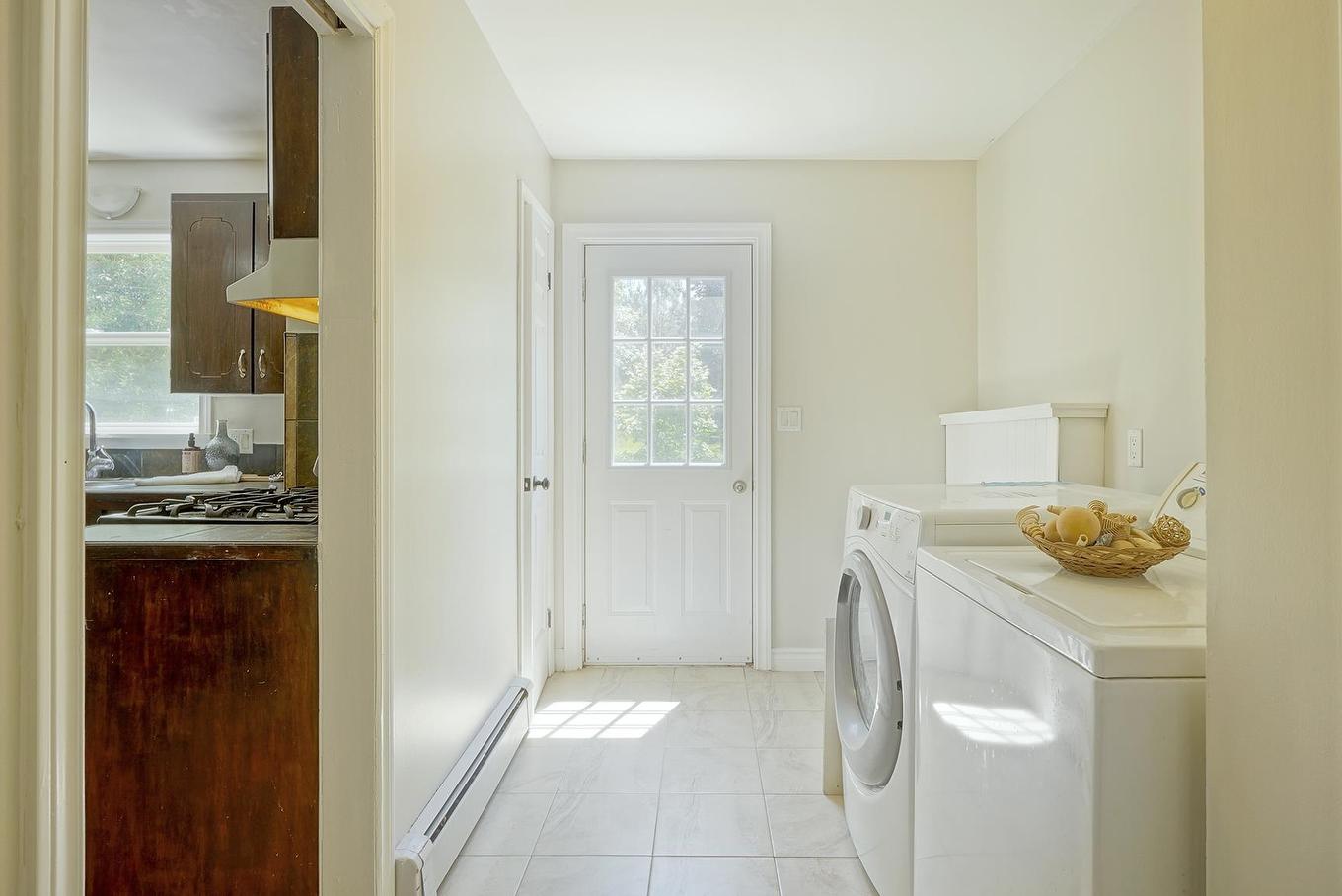 14 St. Catherines Avenue, Stratford, PE - Indoor Photo Showing Laundry Room
