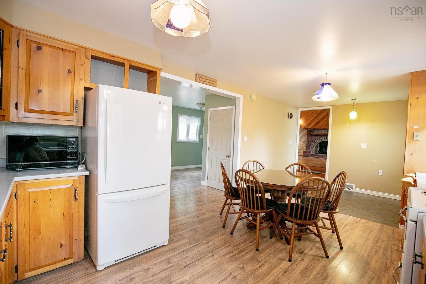 8 Allison Avenue, Amherst, NS - Indoor Photo Showing Dining Room