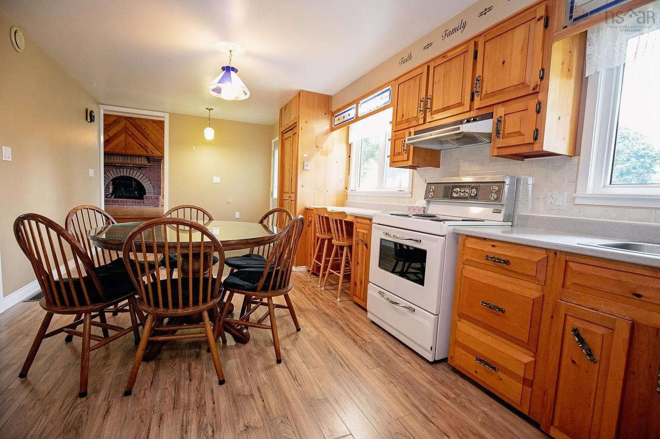 8 Allison Avenue, Amherst, NS - Indoor Photo Showing Other Room