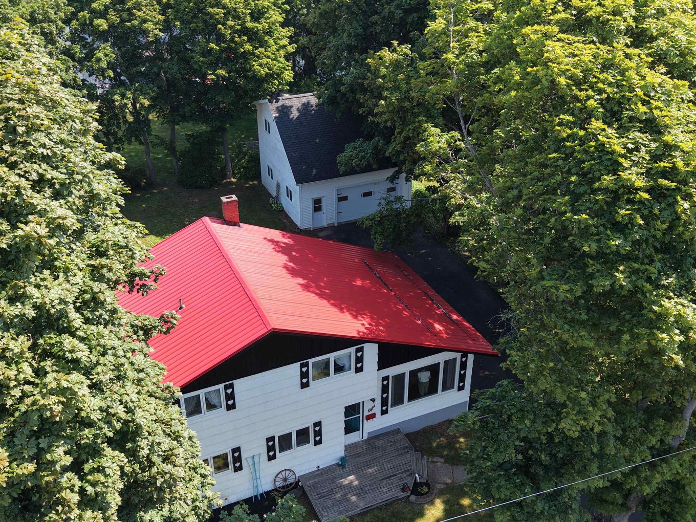 8 Allison Avenue, Amherst, NS - Outdoor