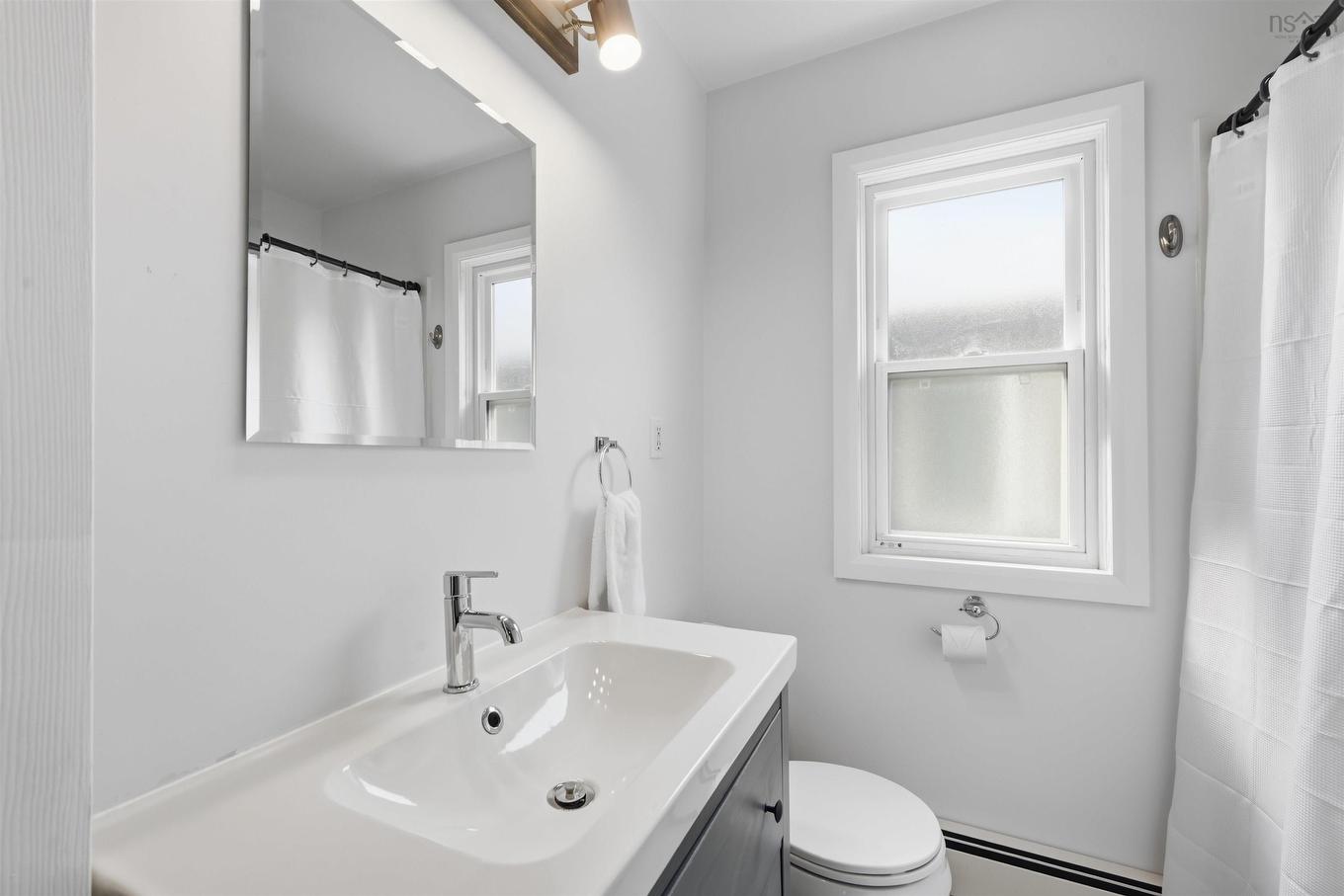 3312 Ashburn Avenue, Halifax, NS - Indoor Photo Showing Bathroom
