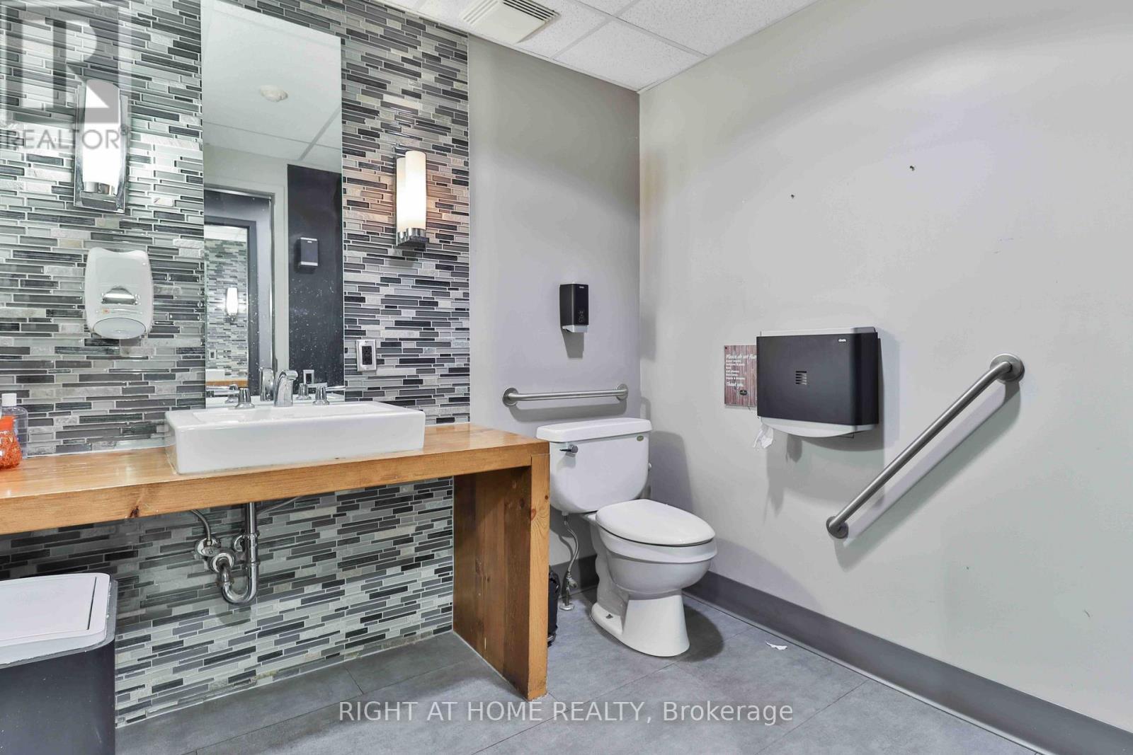 179 King Street W, Kitchener, ON