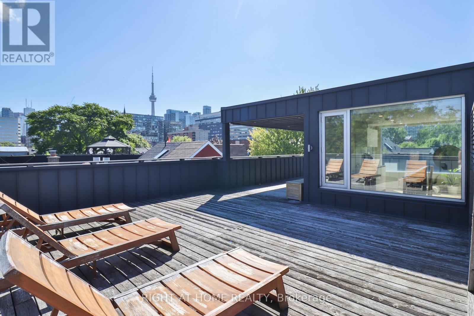 18 Mitchell Avenue, Toronto, ON - Outdoor
