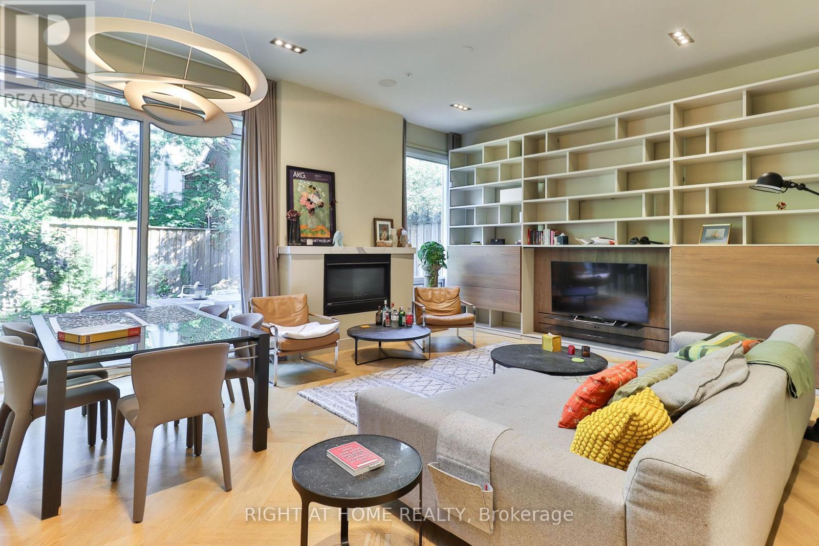 18 Mitchell Avenue, Toronto, ON - Indoor