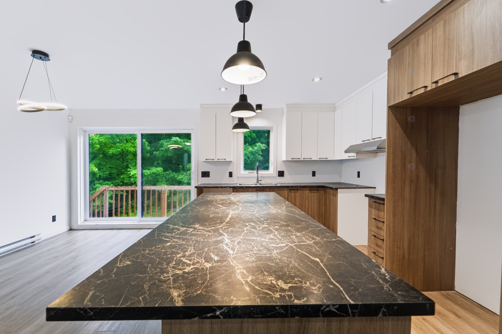 Cuisine - 12 Rue Pierre, Saint-Lin/Laurentides, QC - Indoor Photo Showing Kitchen