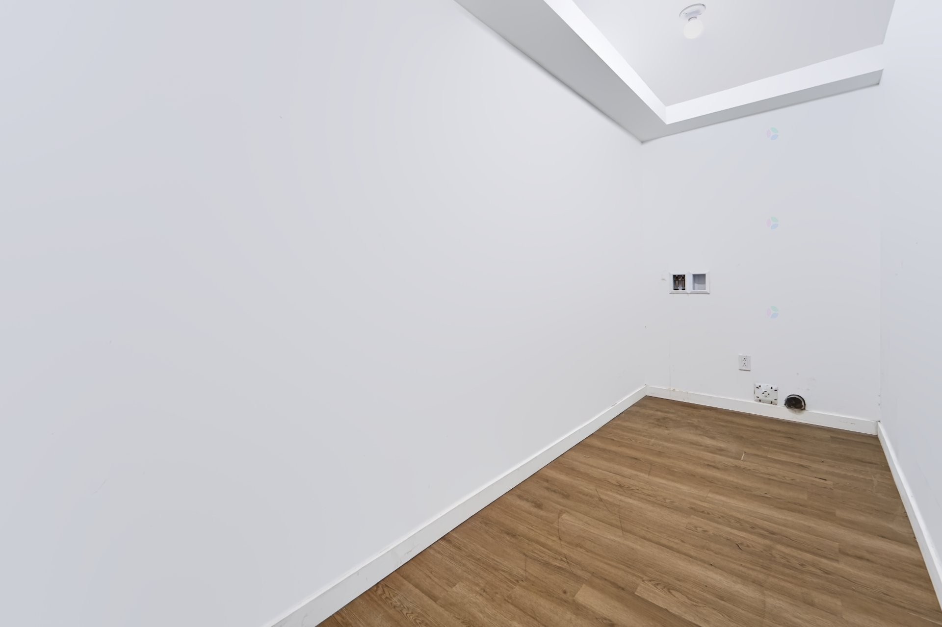 Salle de lavage - 12 Rue Pierre, Saint-Lin/Laurentides, QC - Indoor Photo Showing Other Room