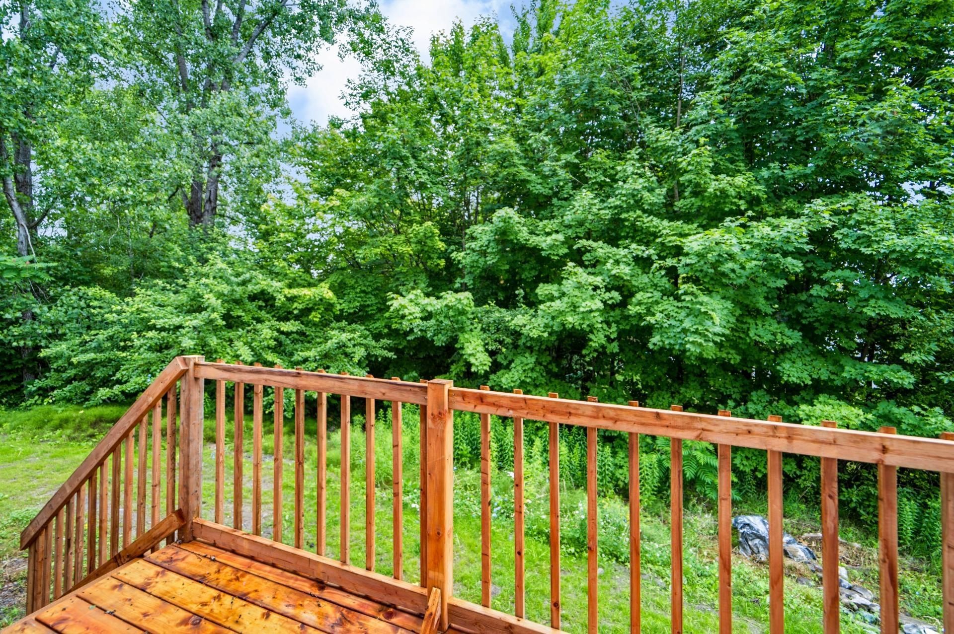 Jardin - 12 Rue Pierre, Saint-Lin/Laurentides, QC - Outdoor