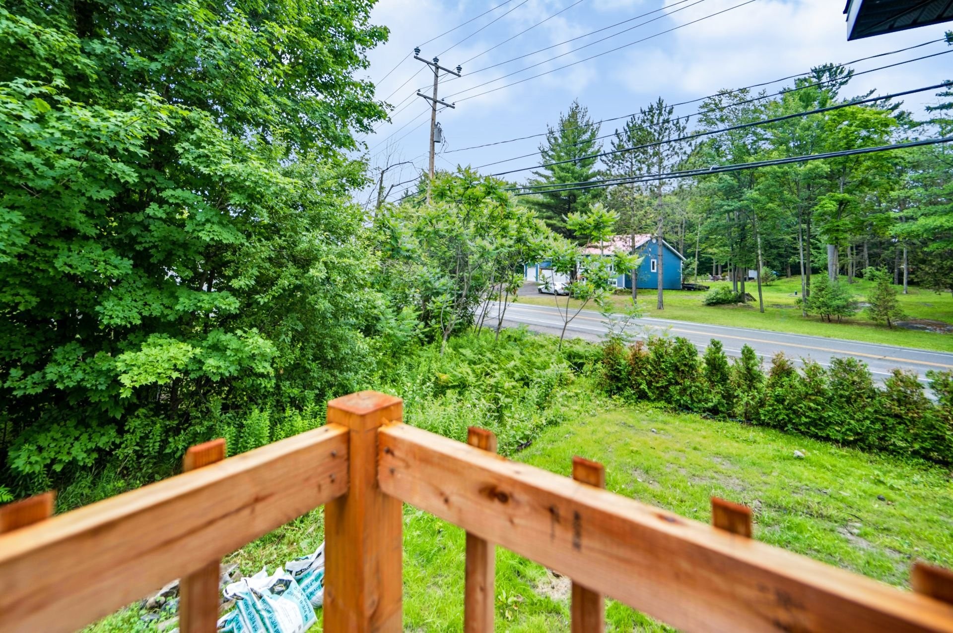 Jardin - 12 Rue Pierre, Saint-Lin/Laurentides, QC - Outdoor