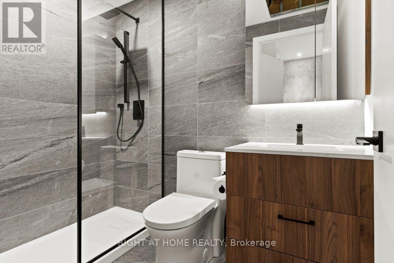 25 - 12 Dervock Crescent, Toronto, ON - Indoor Photo Showing Bathroom
