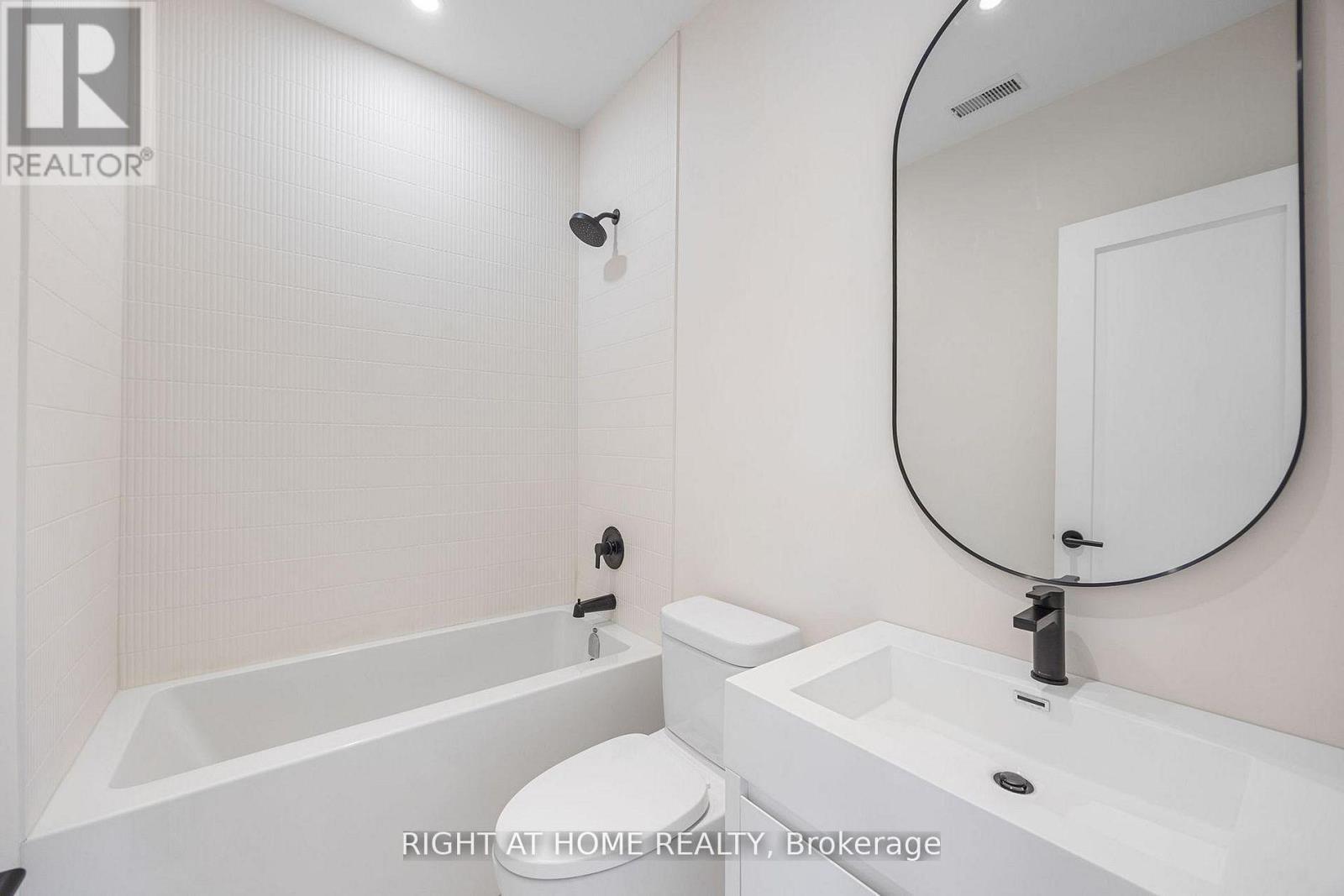 Bedroom 2 Ensuite - 120 Hammell Street, Toronto, ON - Indoor Photo Showing Bathroom