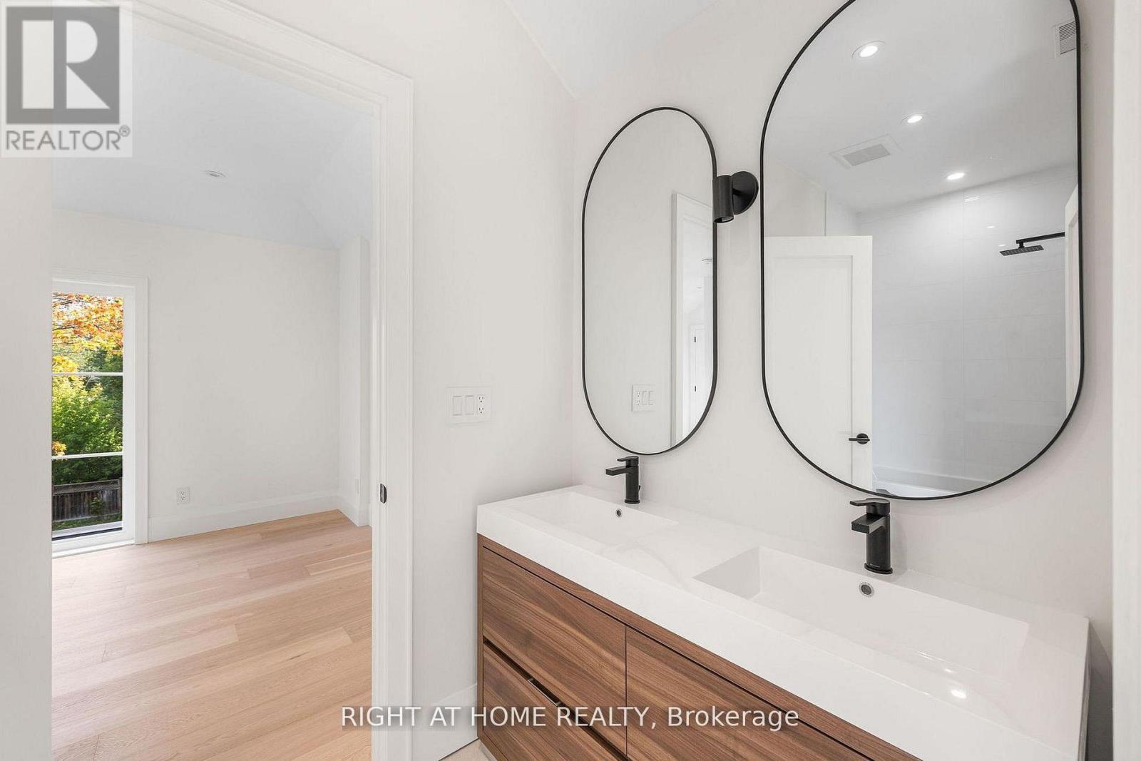 Bedroom 3/4 Ensuite - 120 Hammell Street, Toronto, ON - Indoor Photo Showing Bathroom