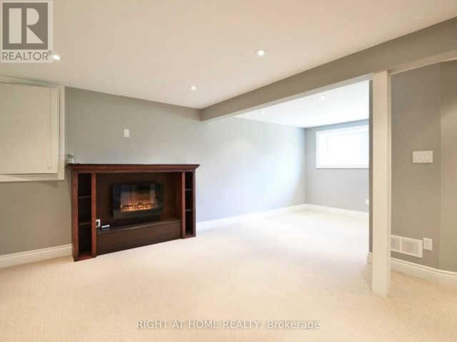 15 Pioneer Drive, Mississauga, ON - Indoor With Fireplace