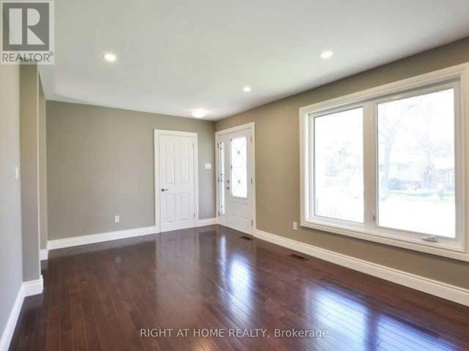 15 Pioneer Drive, Mississauga, ON - Indoor Photo Showing Other Room