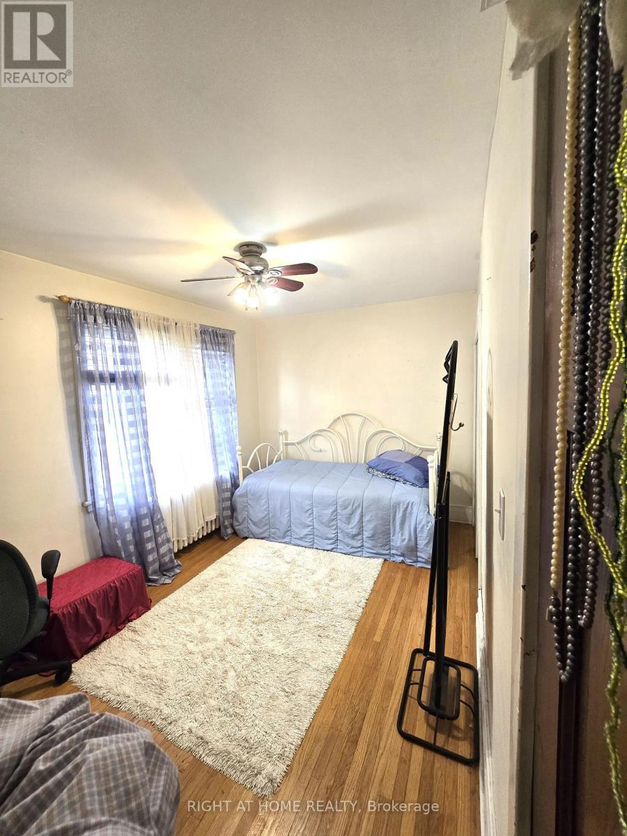 1088 King Street E, Hamilton, ON - Indoor Photo Showing Bedroom