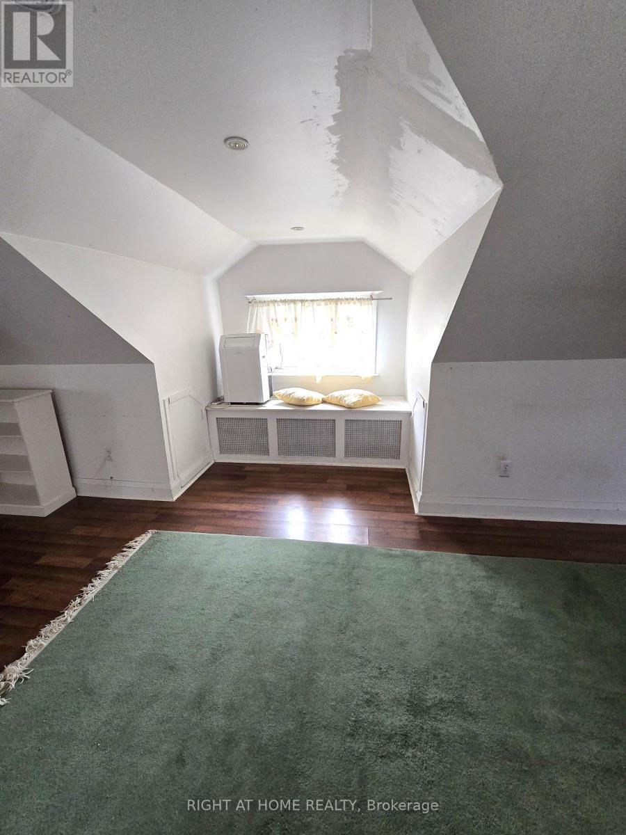 Loft - 1088 King Street E, Hamilton, ON - Indoor Photo Showing Other Room