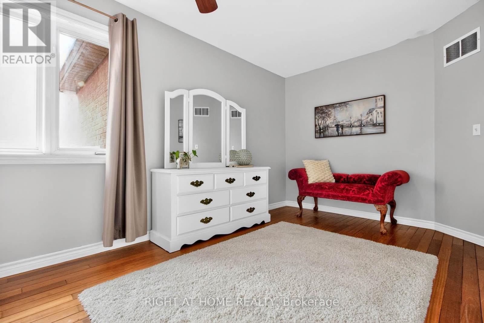 5956 Rayshaw Crescent, Mississauga, ON - Indoor
