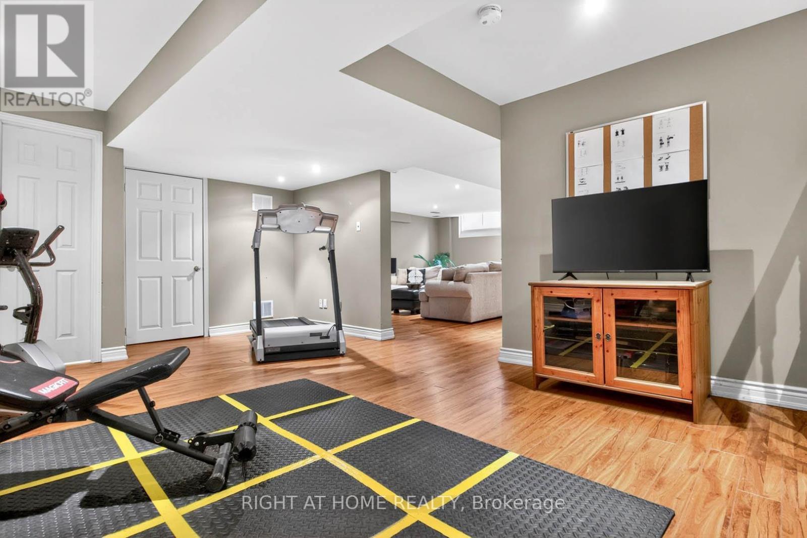 5956 Rayshaw Crescent, Mississauga, ON - Indoor Photo Showing Gym Room