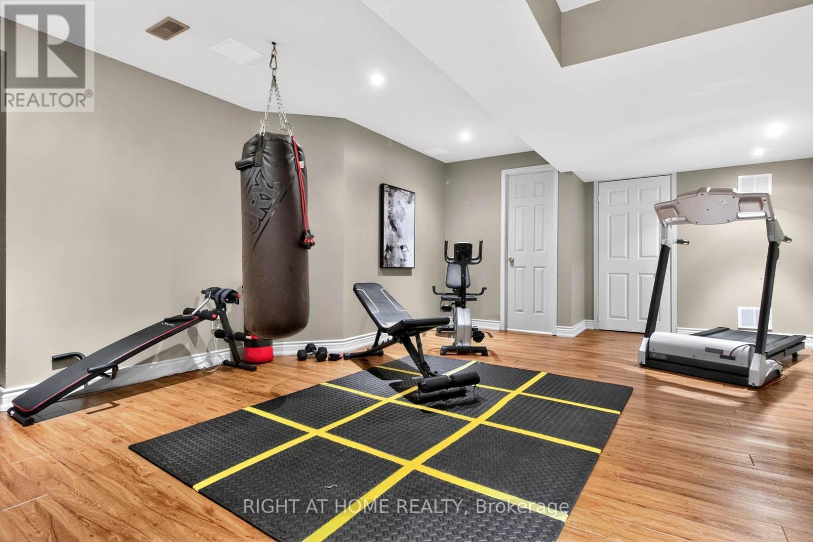 5956 Rayshaw Crescent, Mississauga, ON - Indoor Photo Showing Gym Room