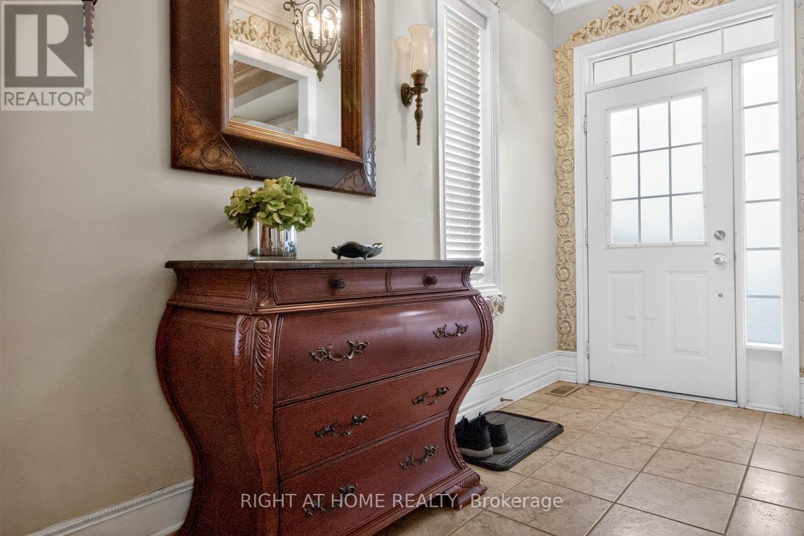 5956 Rayshaw Crescent, Mississauga, ON - Indoor Photo Showing Other Room