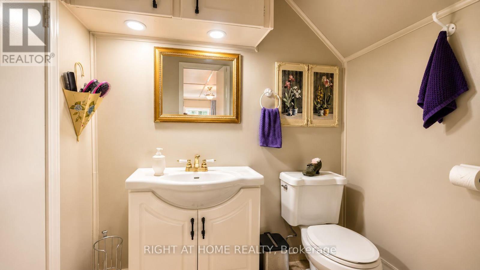 640 Tiny Beaches Road N, Tiny, ON - Indoor Photo Showing Bathroom