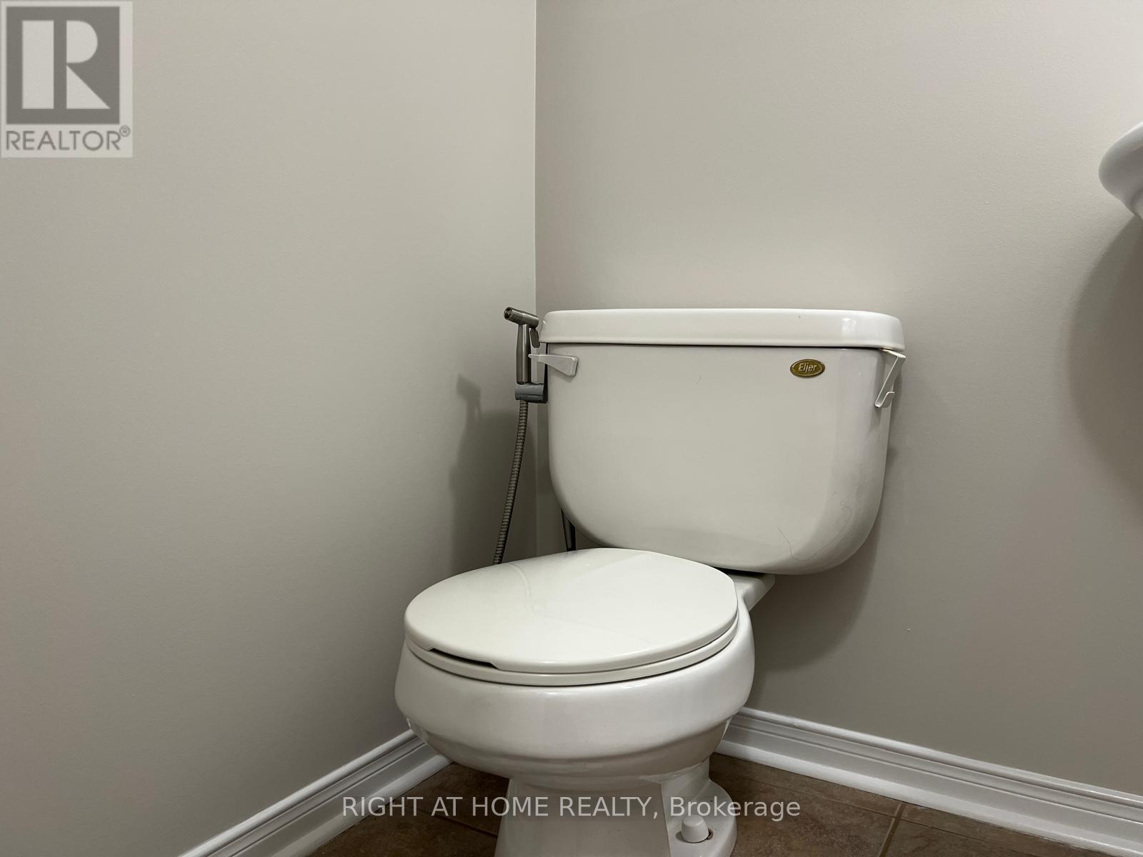 39 Golden Iris Crescent, Hamilton, ON - Indoor Photo Showing Bathroom