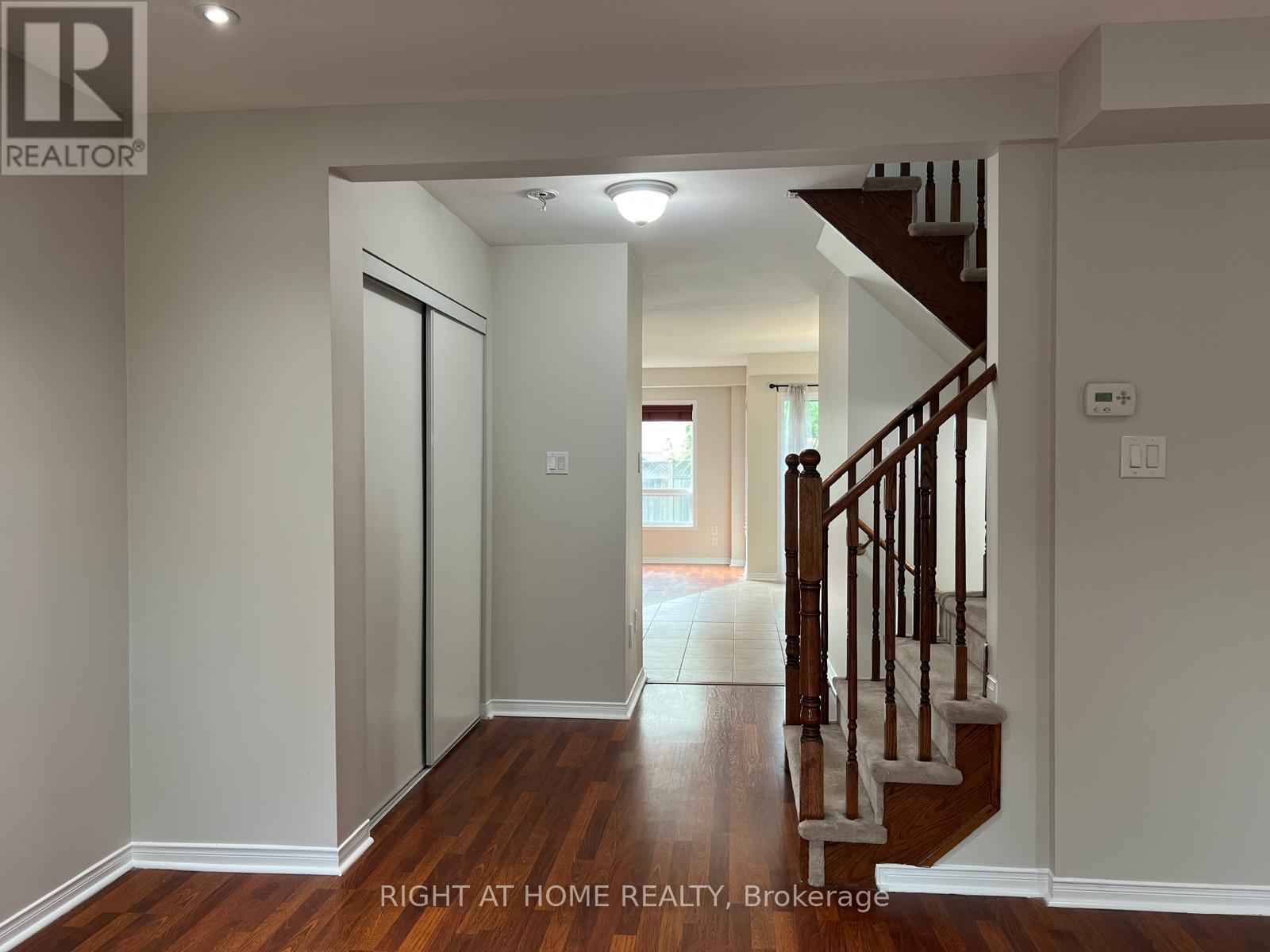 39 Golden Iris Crescent, Hamilton, ON - Indoor Photo Showing Other Room