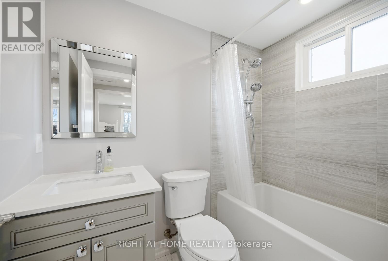 5885 7Th Line, New Tecumseth, ON - Indoor Photo Showing Bathroom